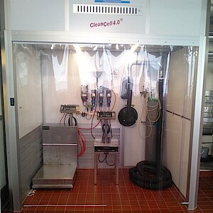 [Translate to English:] Cleanroom for powder filling